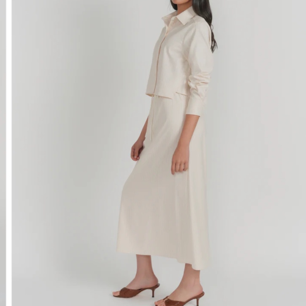 Luum women skirt and shirt set